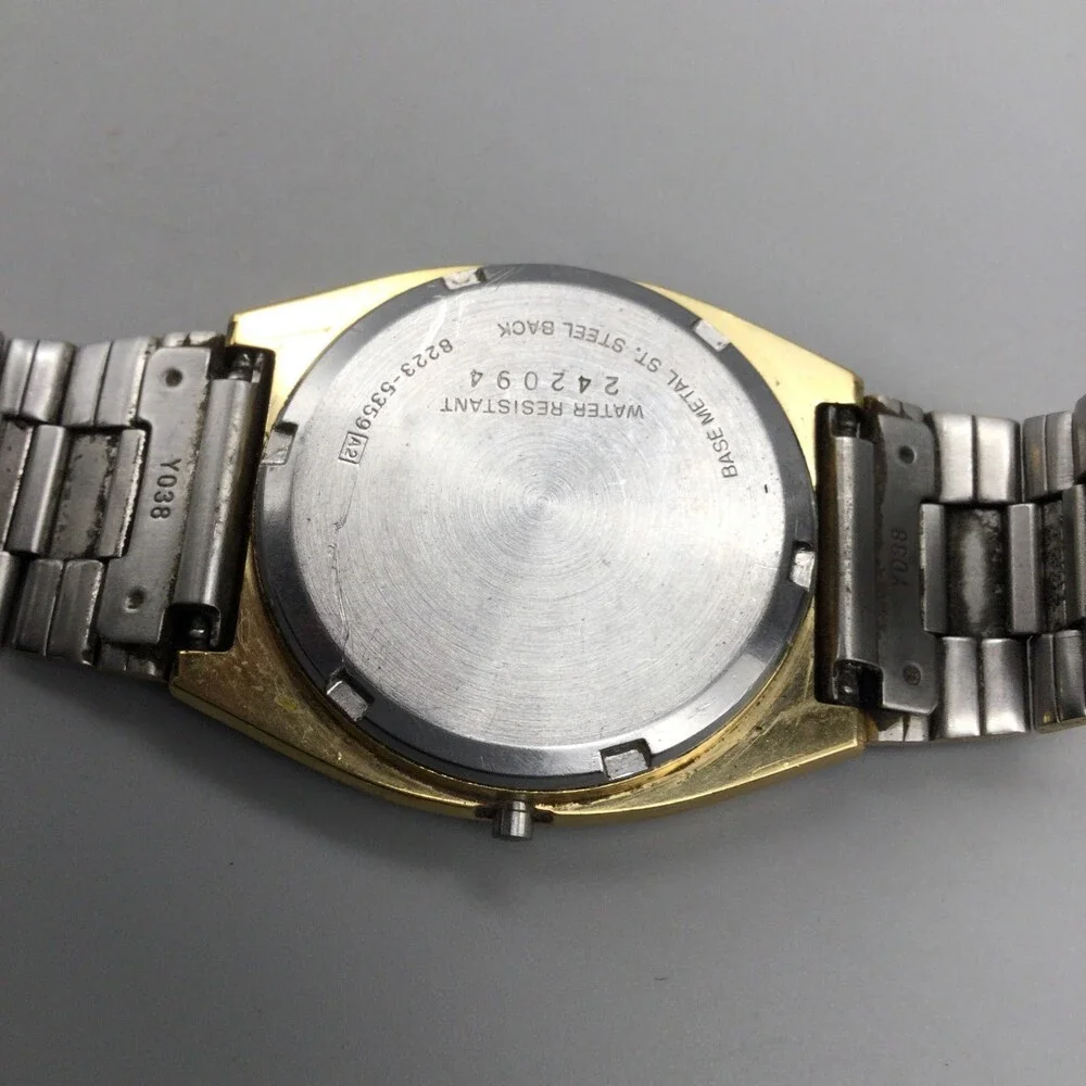 Seiko SQ Watch Women 33mm Gold Tone Day Date 8223-5359 BROKEN PARTS REPAIR 7.75
